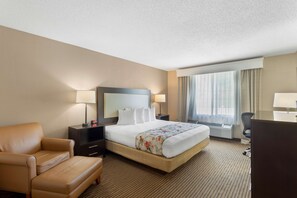 Hypo-allergenic bedding, desk, laptop workspace, blackout curtains - Best Western Lawrenceburg Inn (Lawrenceburg)