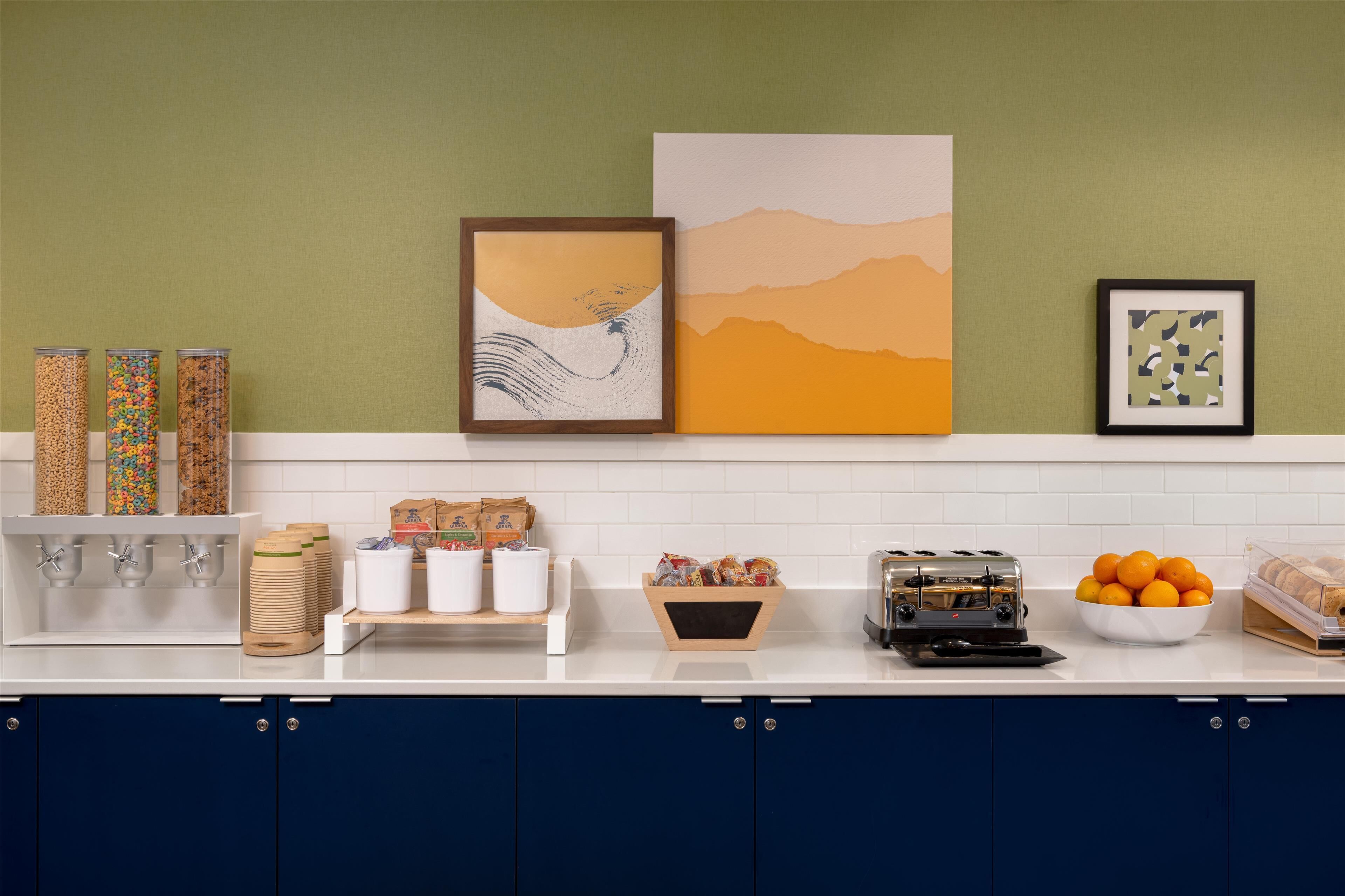 free daily continental breakfast