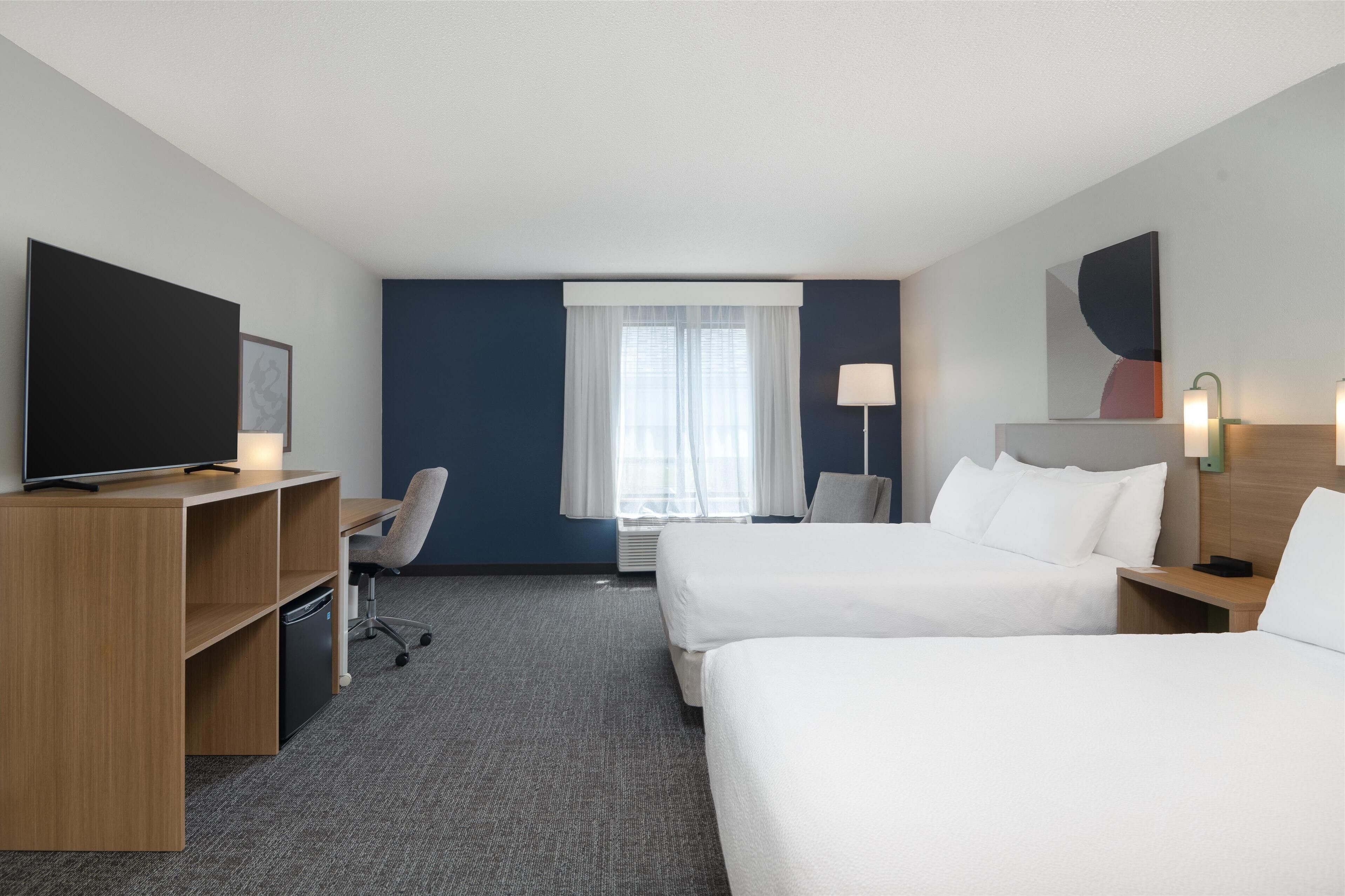 desk, iron/ironing board, internet, bed sheets