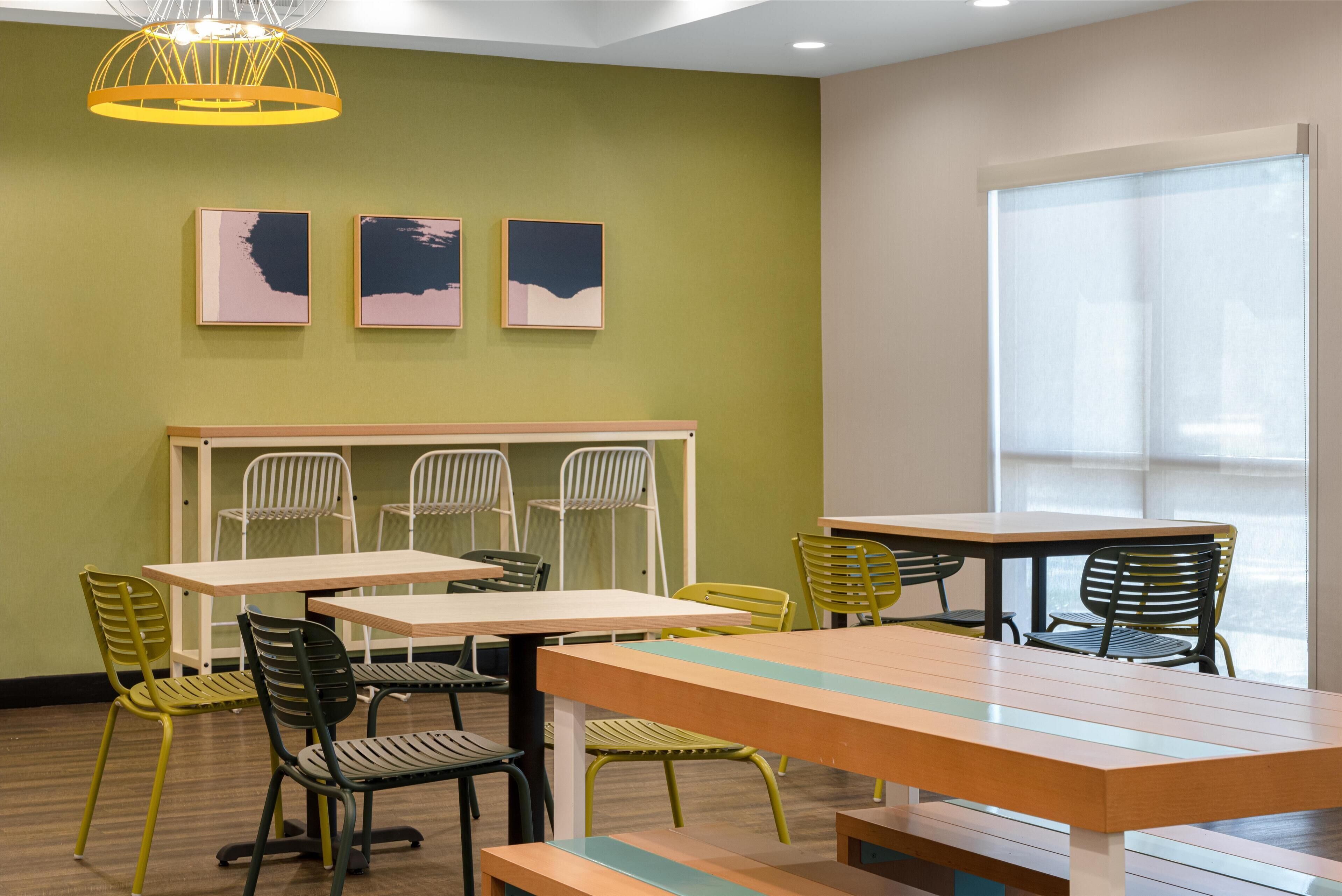 free daily continental breakfast