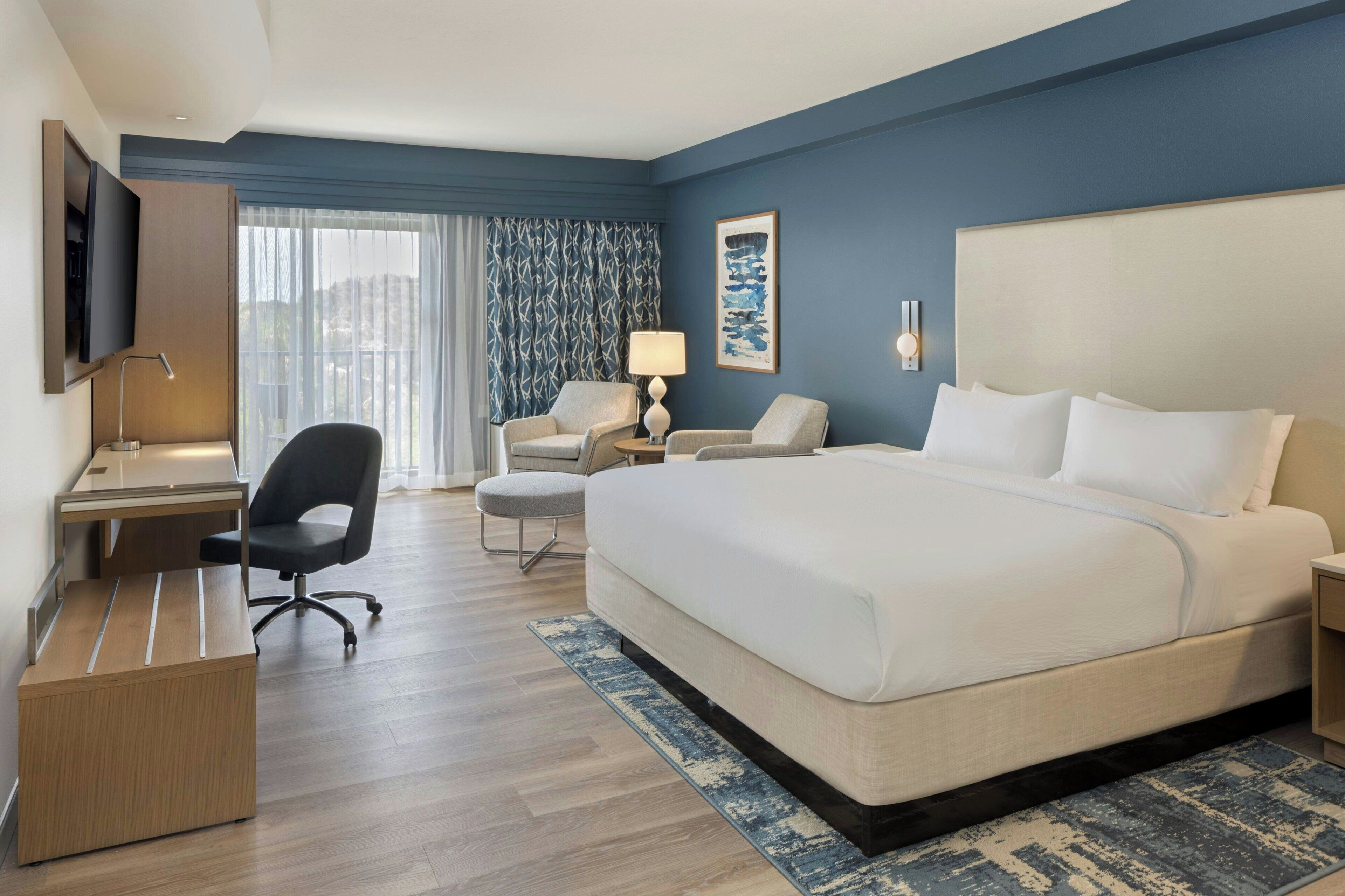 Suite, 1 chambre, balcon | Literie de qualité, bureau, espace de travail pour ordinateurs portables