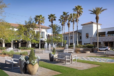 Shopping mall. Courtyard by Marriott Sandestin at Grand Boulevard