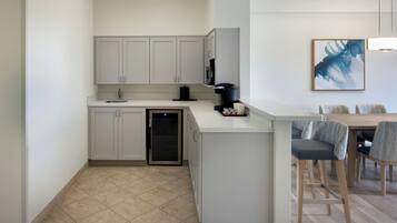 Suite, 1 habitación, balcón | Cocina privada