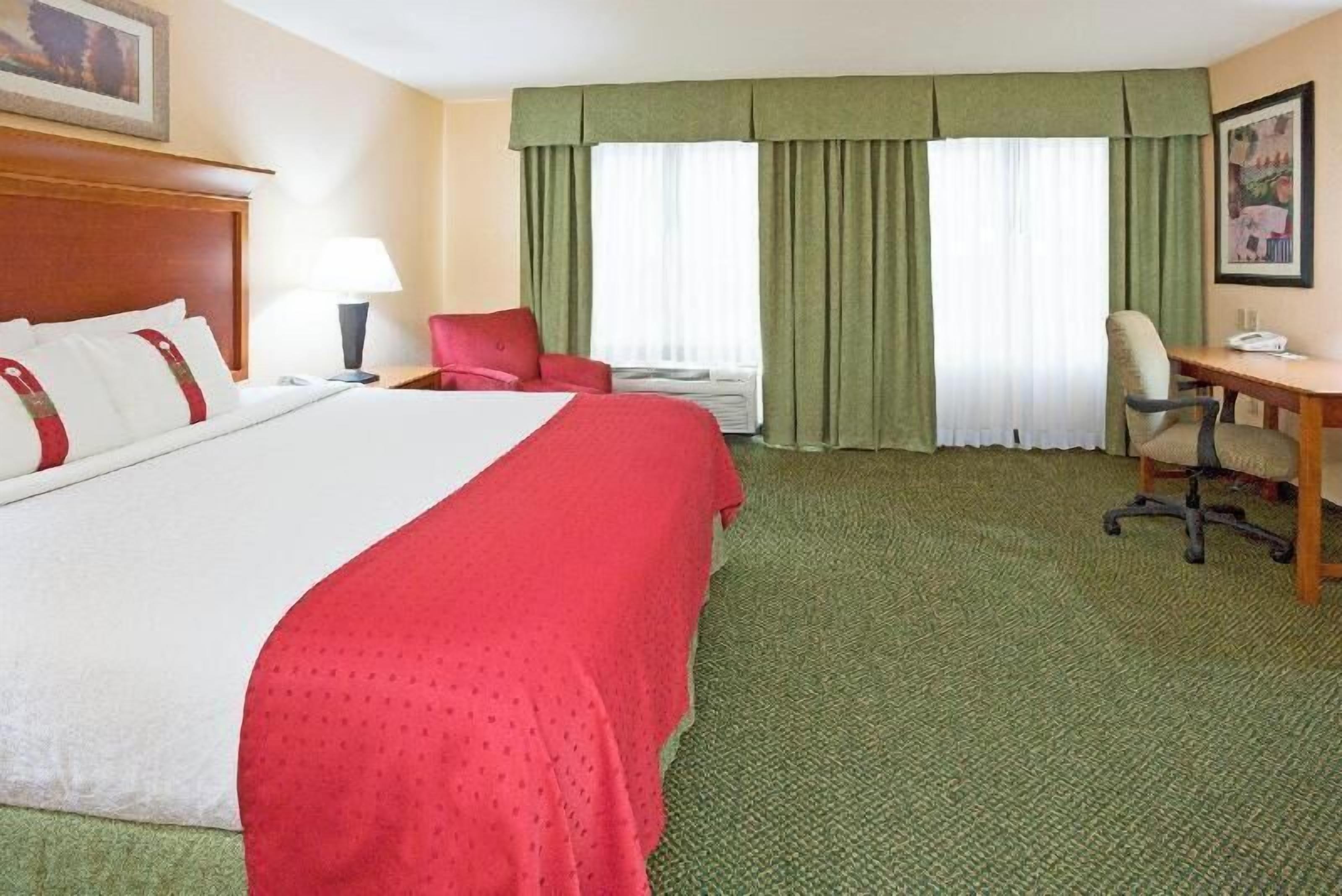 Iron/ironing board, rollaway beds, free WiFi, bed sheets