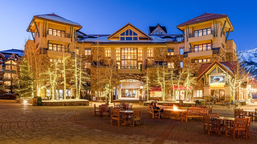 Fairmont Heritage Place, Franz Klammer Lodge