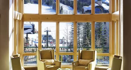 Fairmont Heritage Place, Franz Klammer Lodge