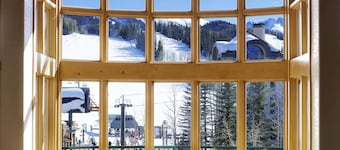 Fairmont Heritage Place, Franz Klammer Lodge