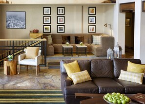 Bar (trong khuôn viên)