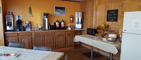 Desayuno continental gratuito y diario