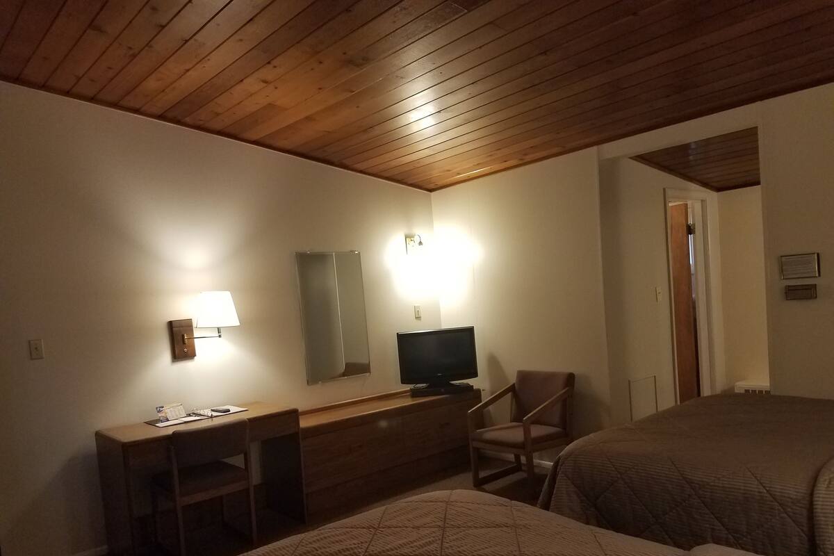 Caja de seguridad en la habitación y escritorio 
