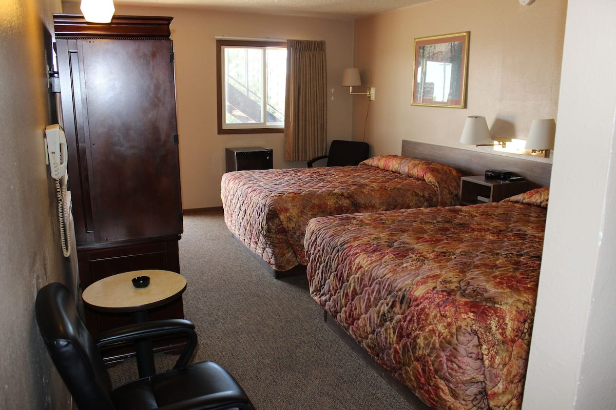 Standard Room, 2 Queen Beds, Smoking | Iron/ironing board, free WiFi, alarm clocks