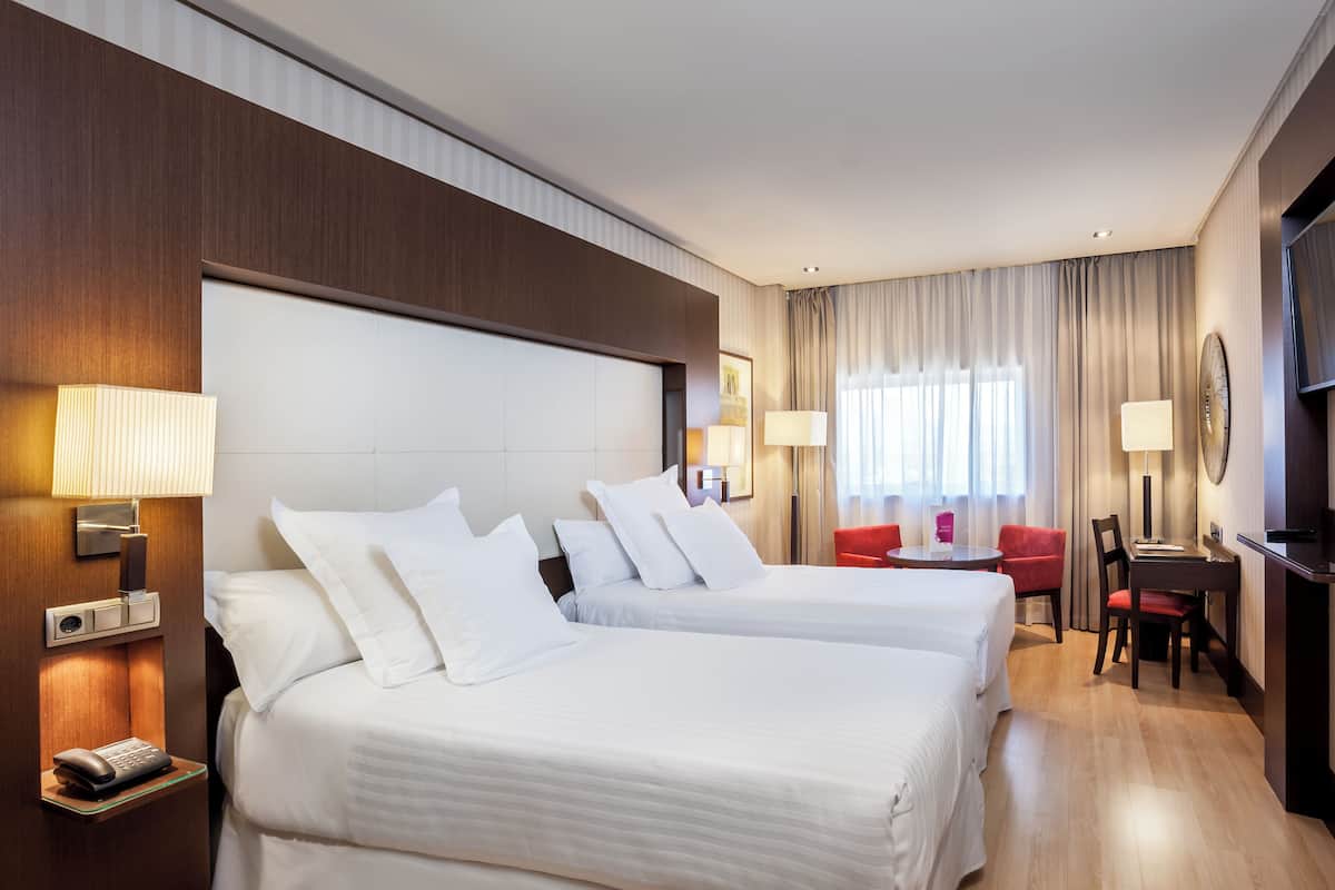 Superior Room | 1 bedroom, minibar, in-room safe, desk