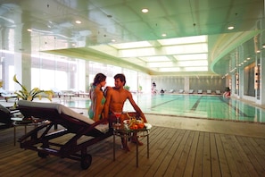 Indoor pool - New Century Grand Hotel Hangzhou (Hangzhou)