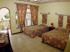 Standard Double Room - Hotel Villa Romantica (Quepos)