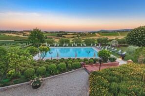 Outdoor pool, sun loungers