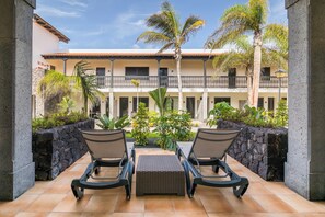 Fridge, microwave, cookware/dishes/utensils