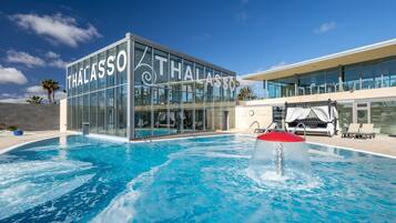 Espace de soins pour les couples, sauna, bain Ă remous, hammam