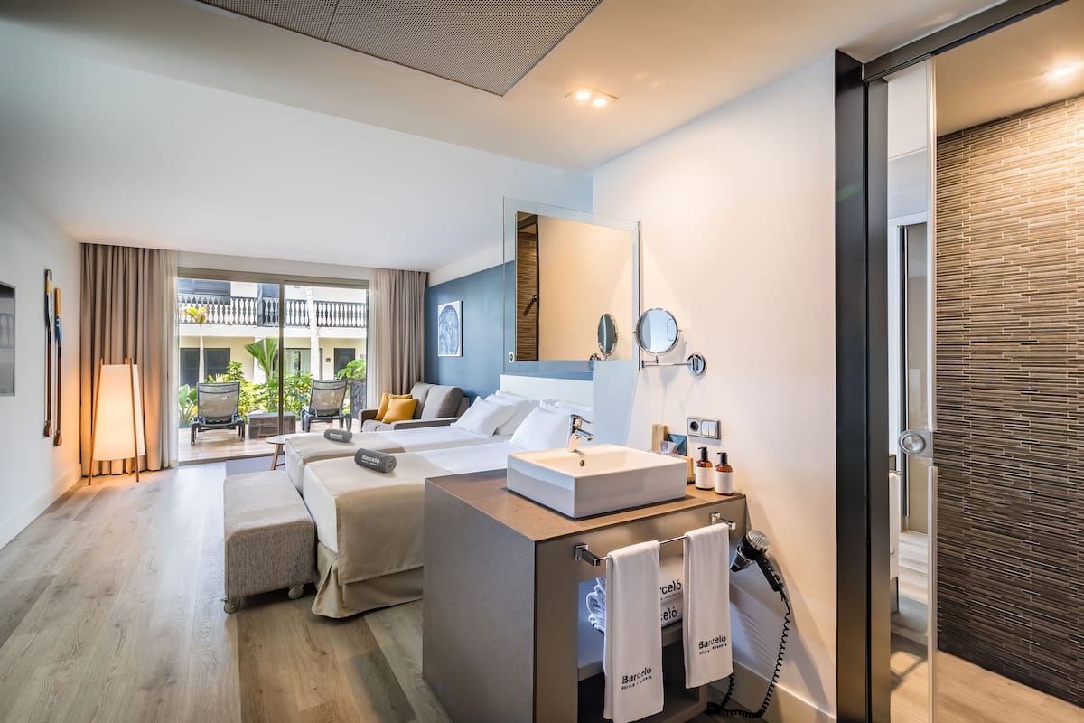 1 bedroom, hypo-allergenic bedding, down duvets, free cots/infant beds