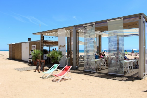 Beach bar