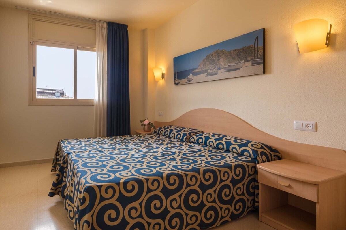 WiFi (free), bed sheets