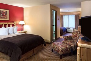 Safe på rommet, strykejern/-brett, barnesenger og wi-fi (inkludert)