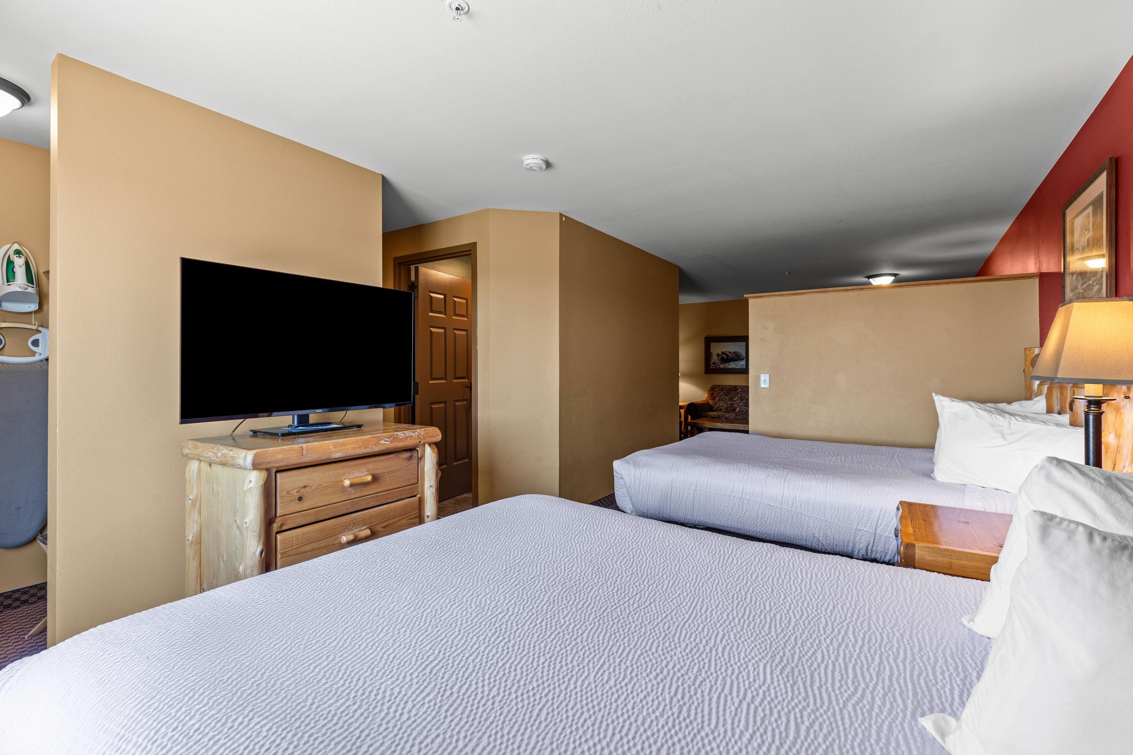 Suite, Multiple Beds, Non Smoking (Dog-friendly) | In-room safe, iron/ironing board, cribs/infant beds, free WiFi