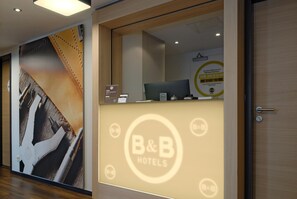 Lobby - B&B Hotel Offenbach (Offenbach am Main)