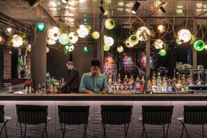 Bar (on property) - Motel One Berlin-Mitte (Berlin)