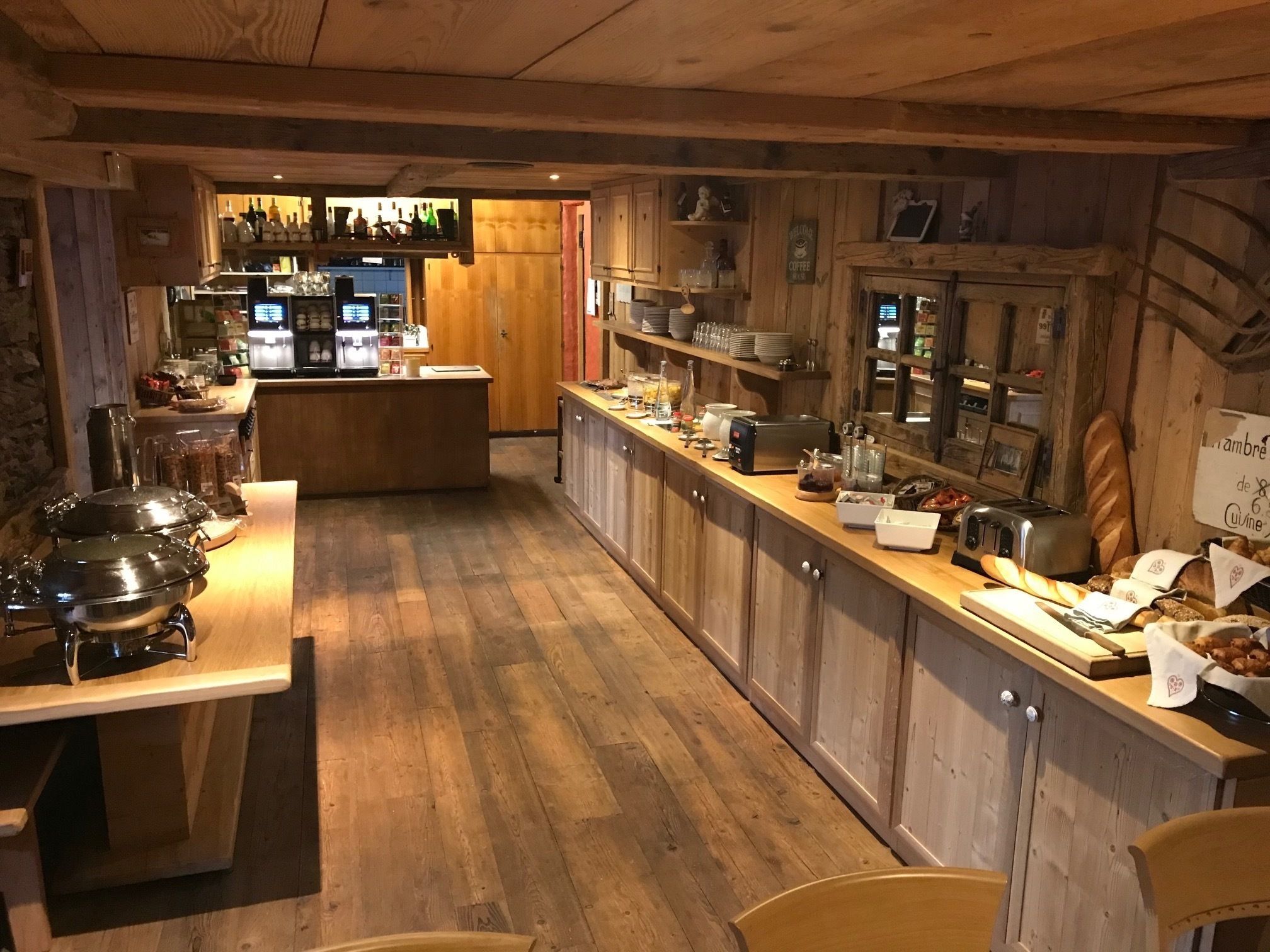 free daily continental breakfast