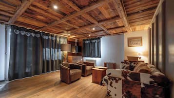 Chalet Suite | Nappalirész | Síkképernyős tévé