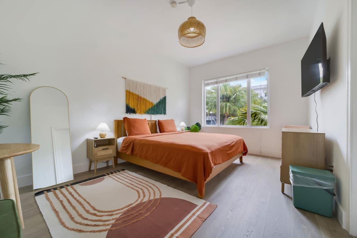 Memory-foam beds, in-room safe, desk, laptop workspace