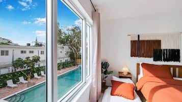 Colchones con efecto memoria y caja de seguridad en la habitación