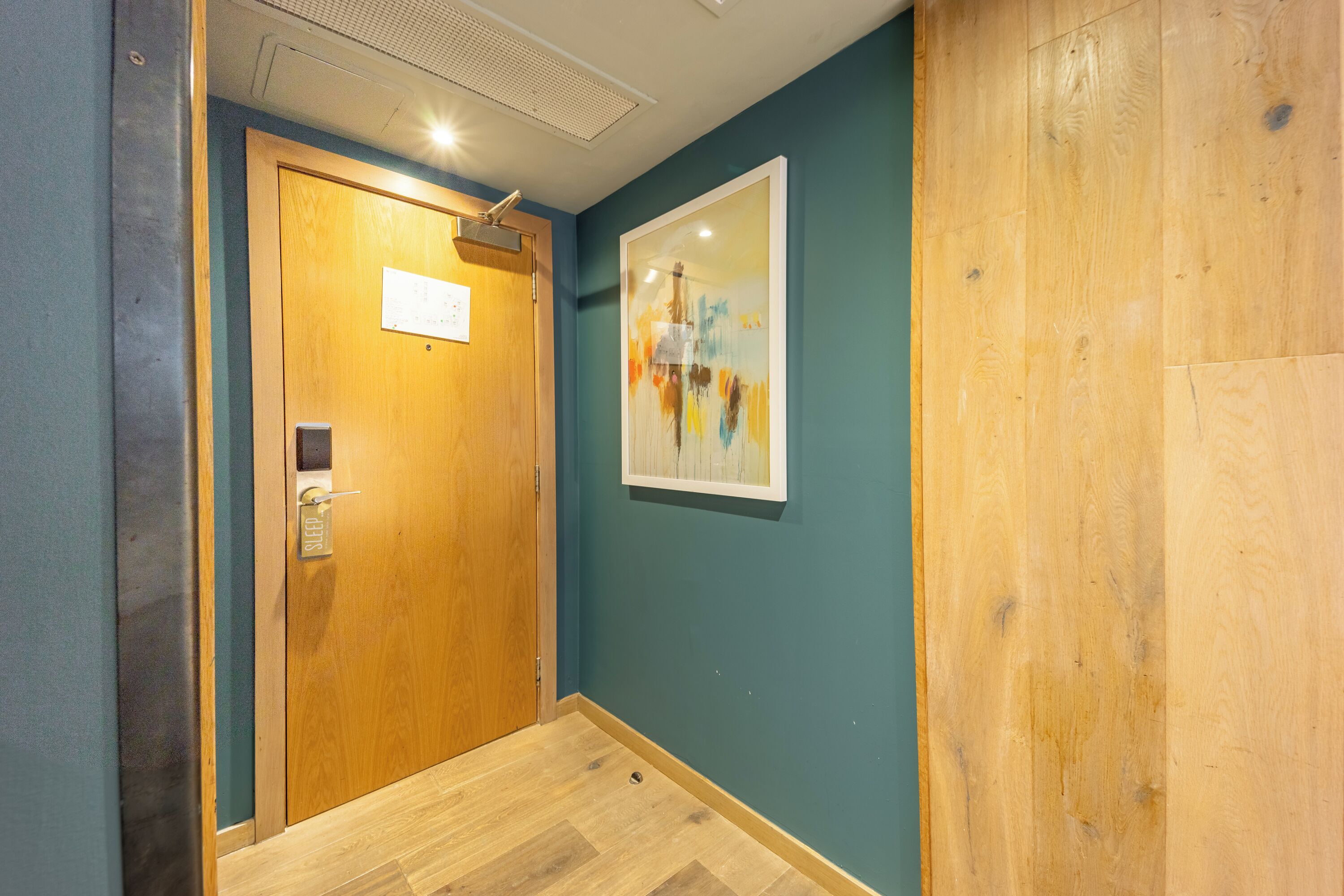 Cosy Single Room | Hypo-allergenic bedding available, desk, iron/ironing board (on request)