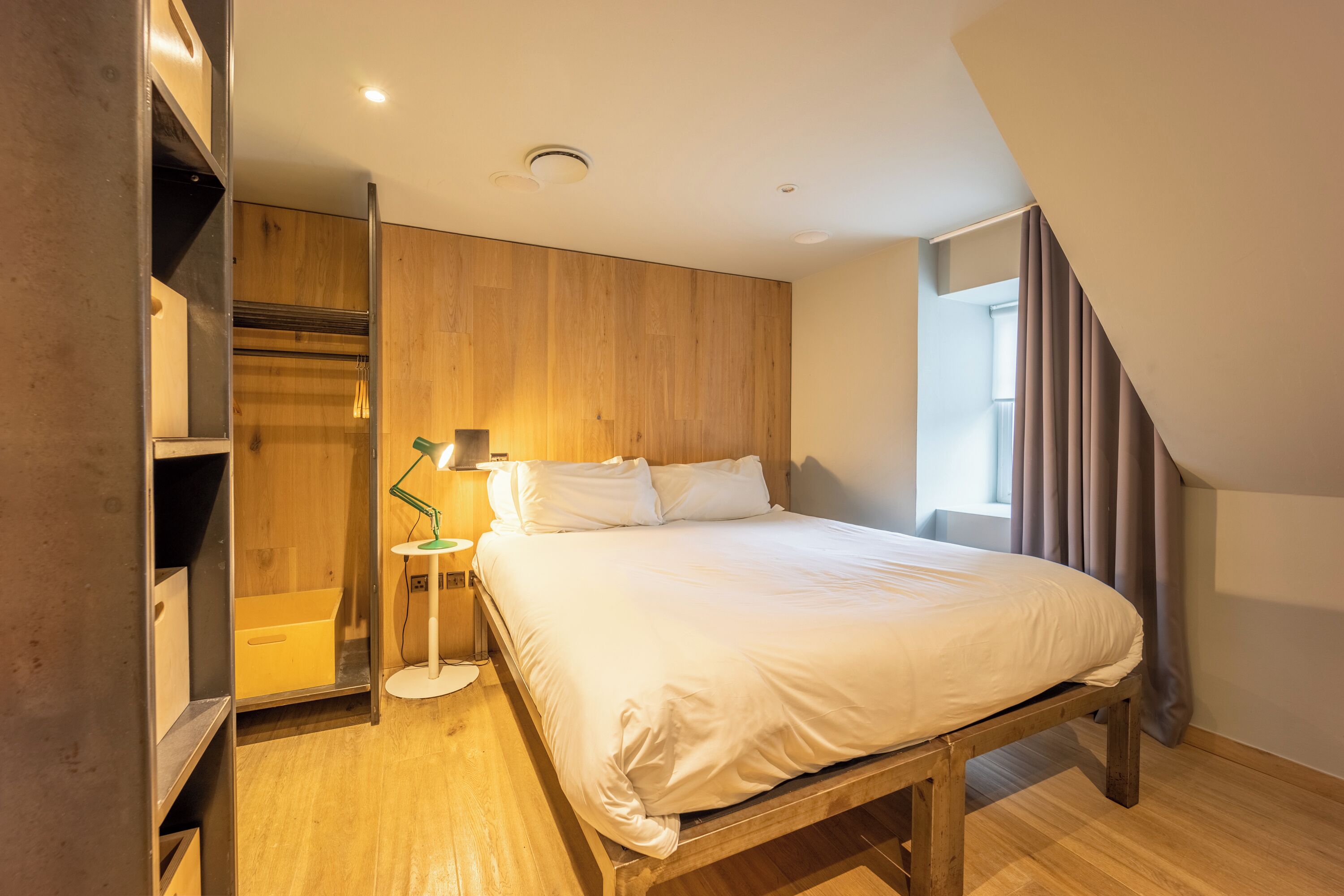 Comfy Twin or Double Room | Hypo-allergenic bedding available, desk, iron/ironing board (on request)