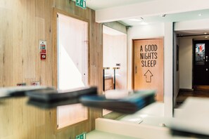 Reception - Grassmarket hotel (Edinburgh)