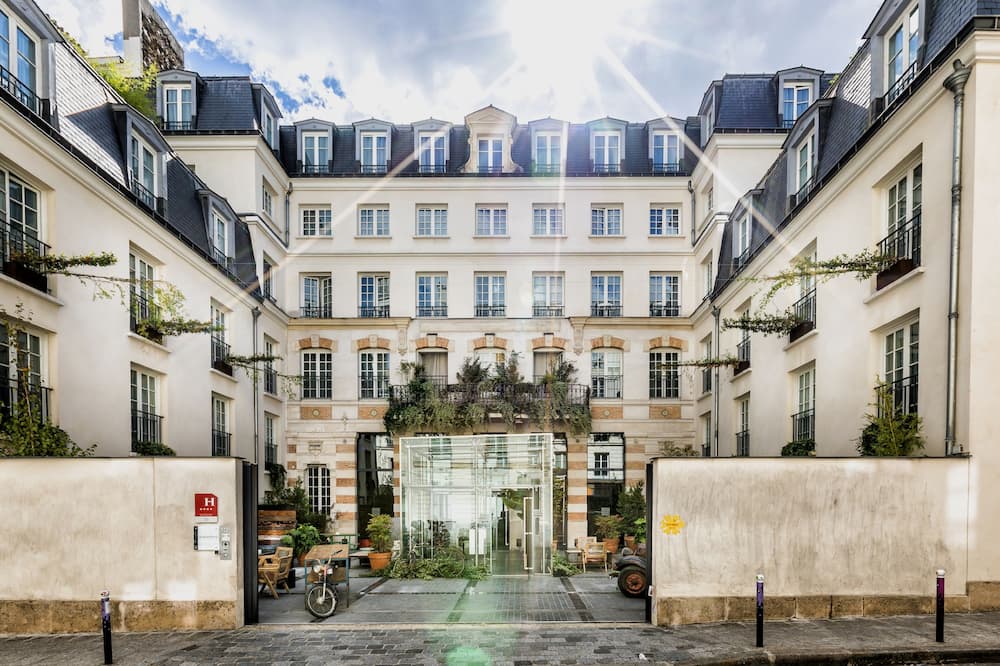Kube Hotel Paris