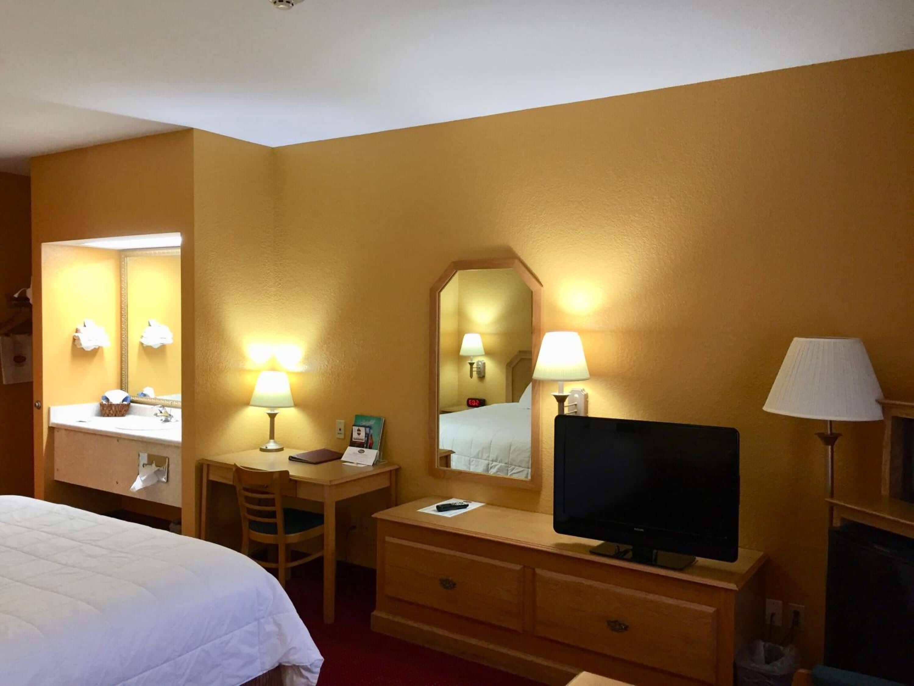 desk, soundproofing, iron/ironing board, cots/infant beds