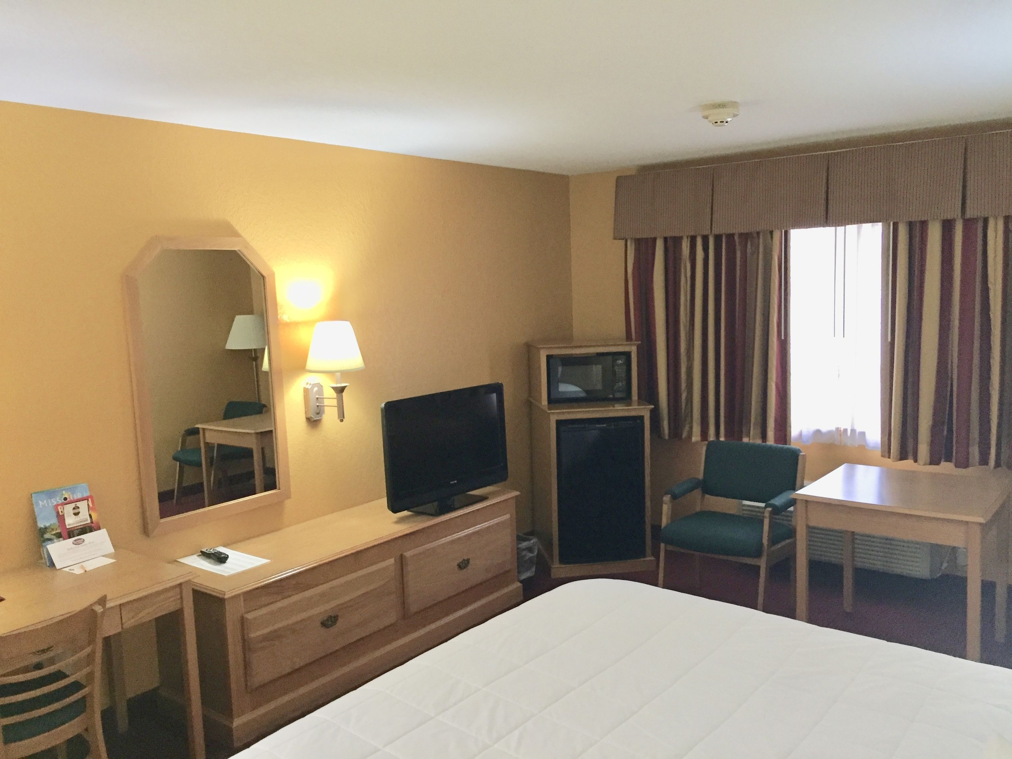 desk, soundproofing, iron/ironing board, cots/infant beds