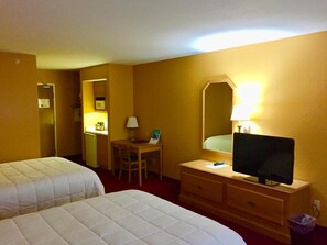 Bureau, chambres insonorisées, fer et planche à repasser