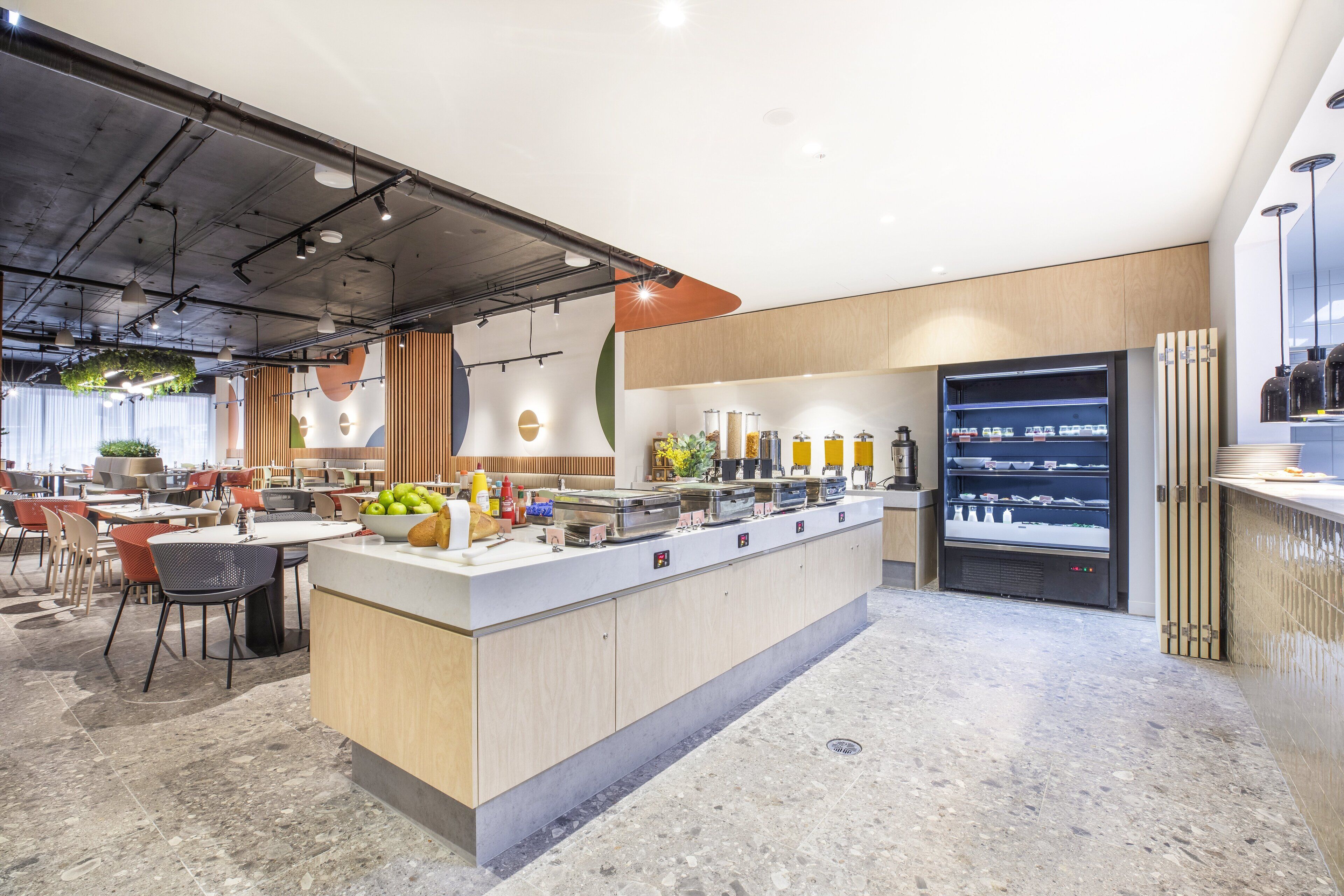 daily buffet breakfast for a fee