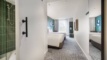 In-room safe, individually furnished, desk, laptop workspace