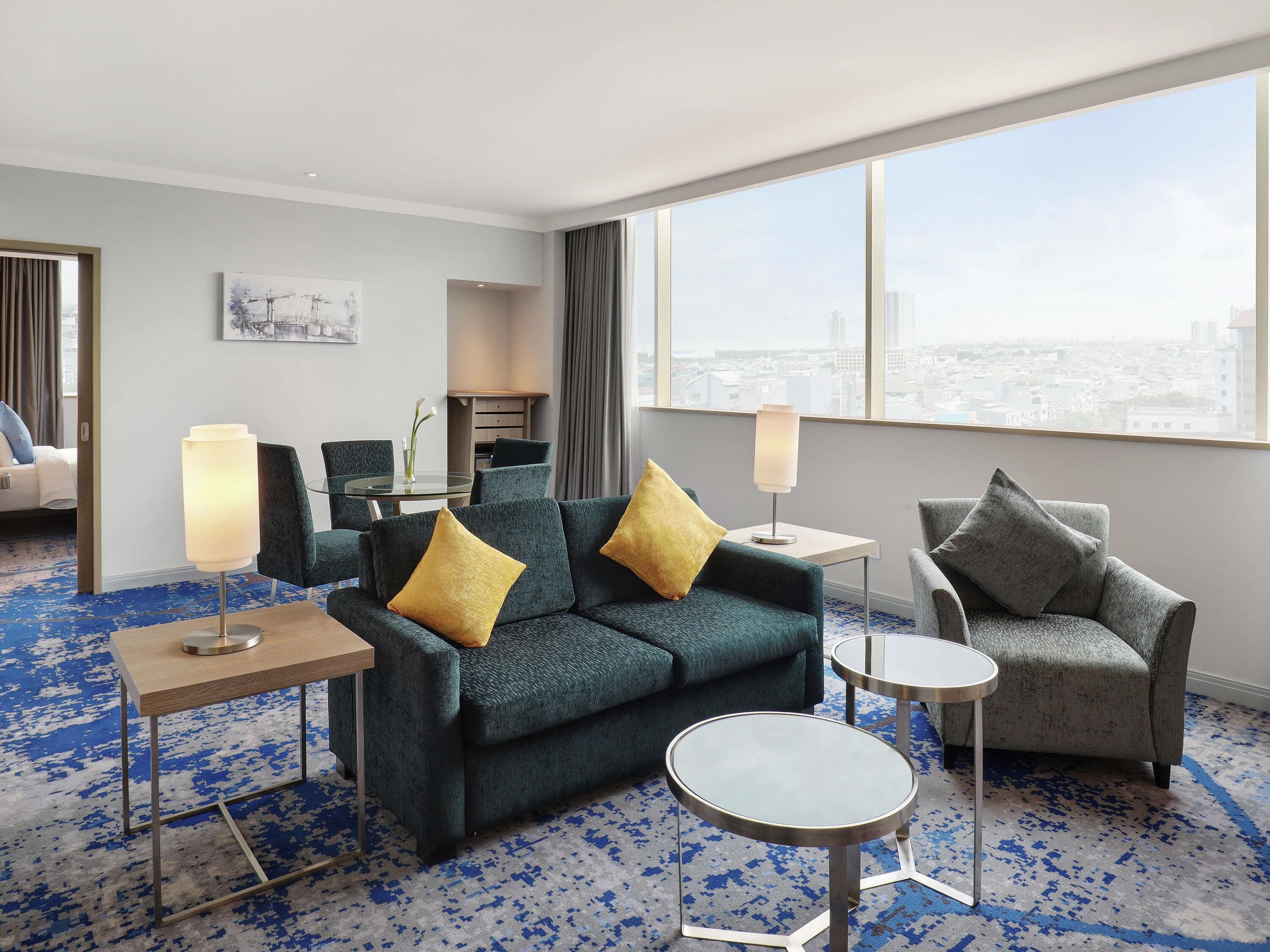 1 chambre, minibar, coffres-forts dans les chambres, bureau