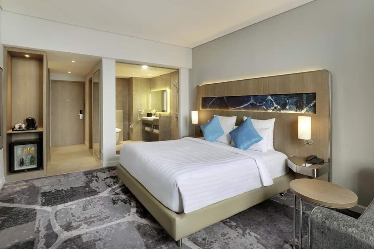 Deluxe Room, 1 King Bed (Premier Floor)
