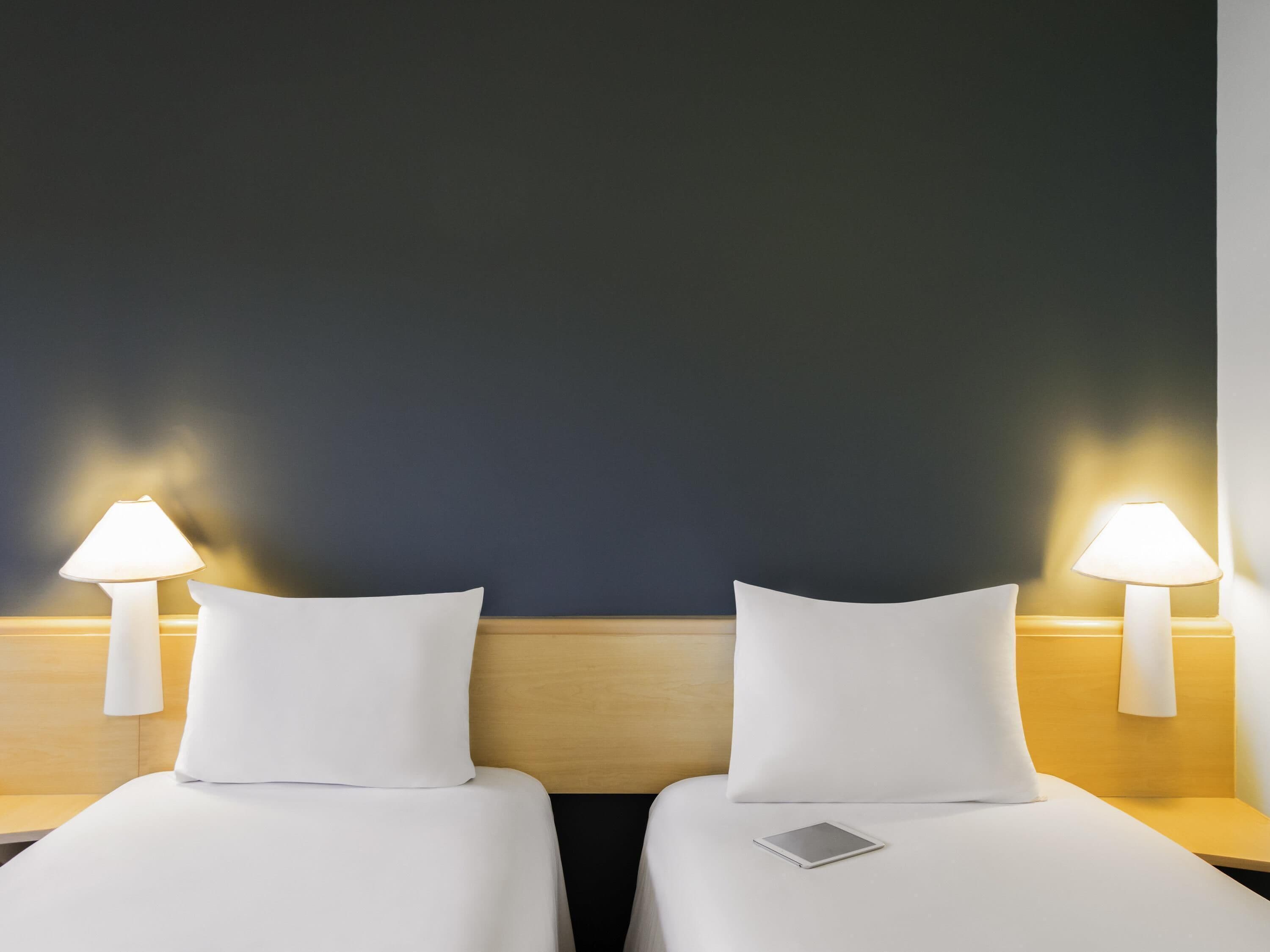 Standard Room, 2 Single Beds | In-room safe, desk, free WiFi, bed sheets