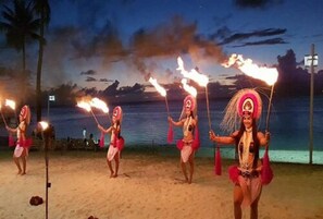 2 restaurants; breakfast, lunch, dinner, and brunch served - Kanoa Resort Saipan (Saipan)