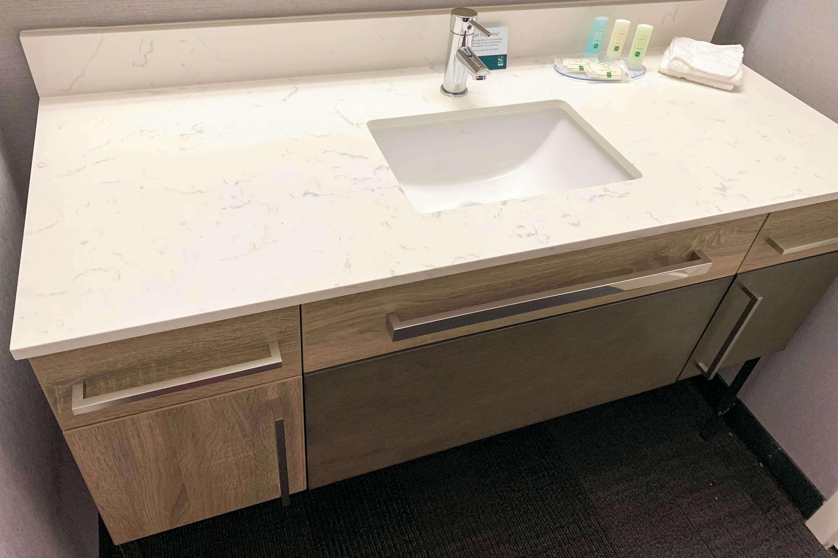 premium bedding, in-room safe, desk, laptop workspace