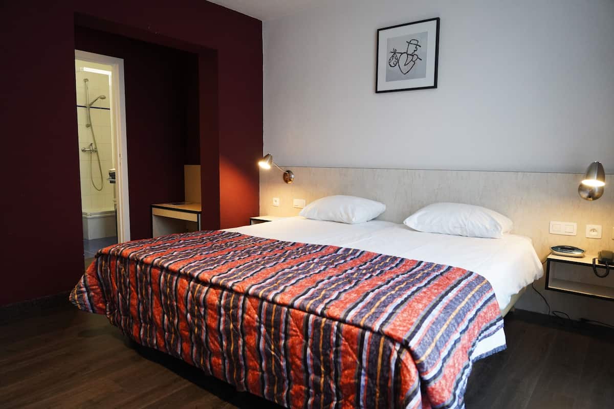 Small Double Room | In-room safe, desk, blackout drapes, free WiFi