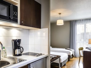 In-room safe, desk, soundproofing, free cribs/infant beds