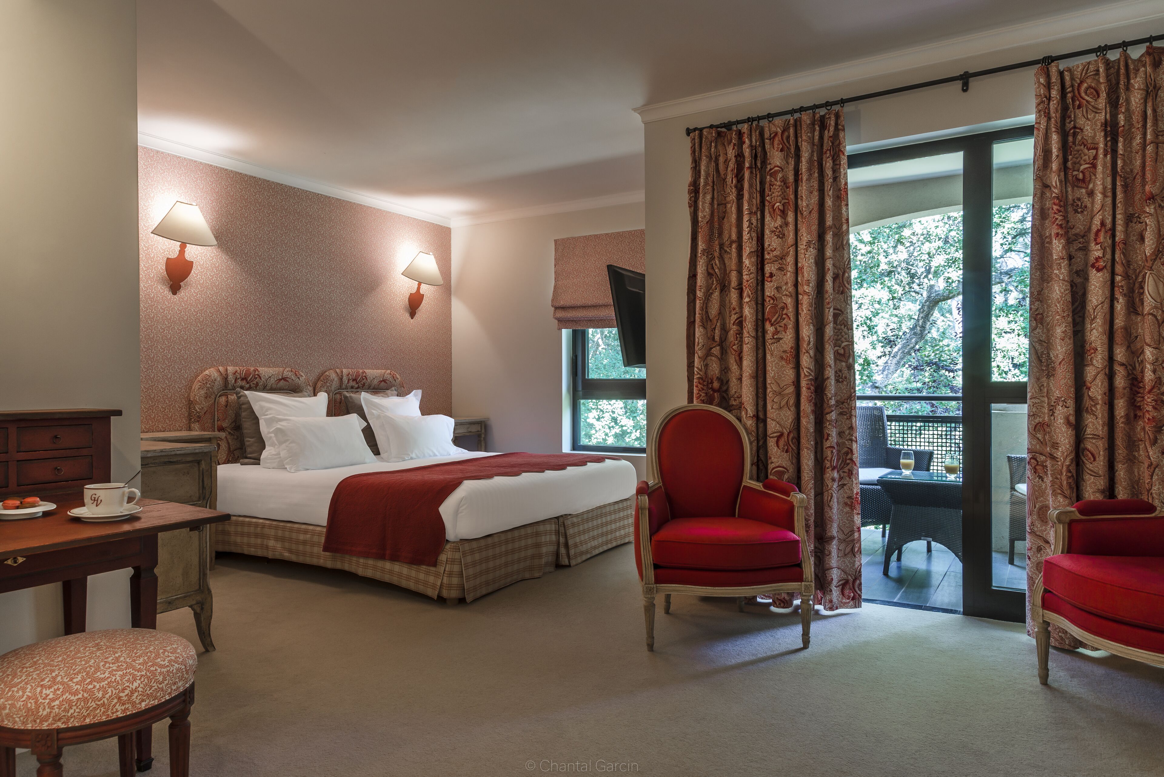 Ropa de cama de alta calidad y minibar 