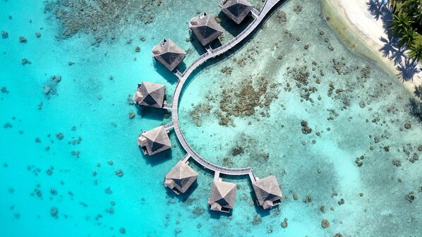 Bungalow, auf dem Wassser | Ansicht von oben